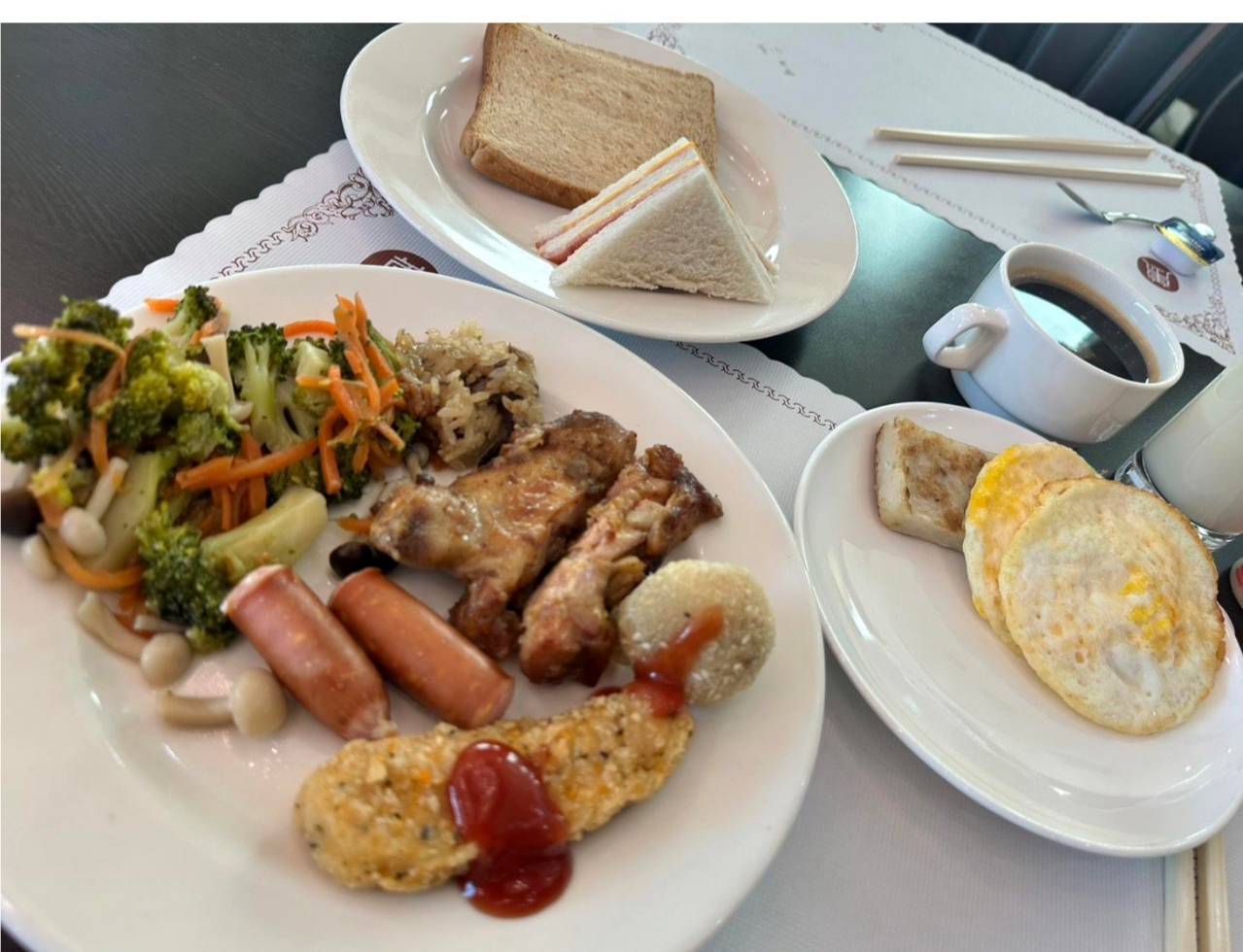 南投埔里住宿推薦｜承萬尊爵渡假酒店｜雲霧蒸騰山景環繞，豪華四人房一泊一食，埔里唯一星光池畔親子飯店入住心得！