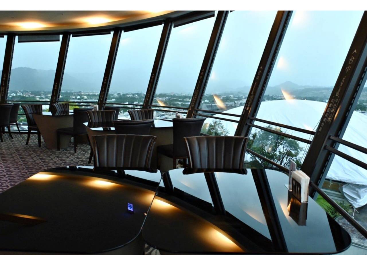 南投埔里住宿推薦｜承萬尊爵渡假酒店｜雲霧蒸騰山景環繞，豪華四人房一泊一食，埔里唯一星光池畔親子飯店入住心得！