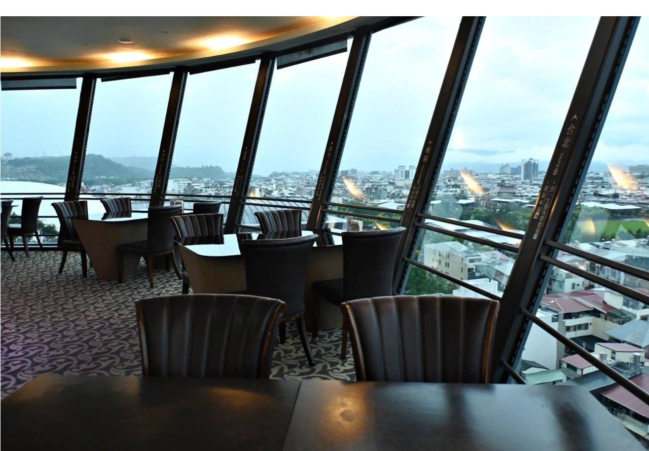 南投埔里住宿推薦｜承萬尊爵渡假酒店｜雲霧蒸騰山景環繞，豪華四人房一泊一食，埔里唯一星光池畔親子飯店入住心得！