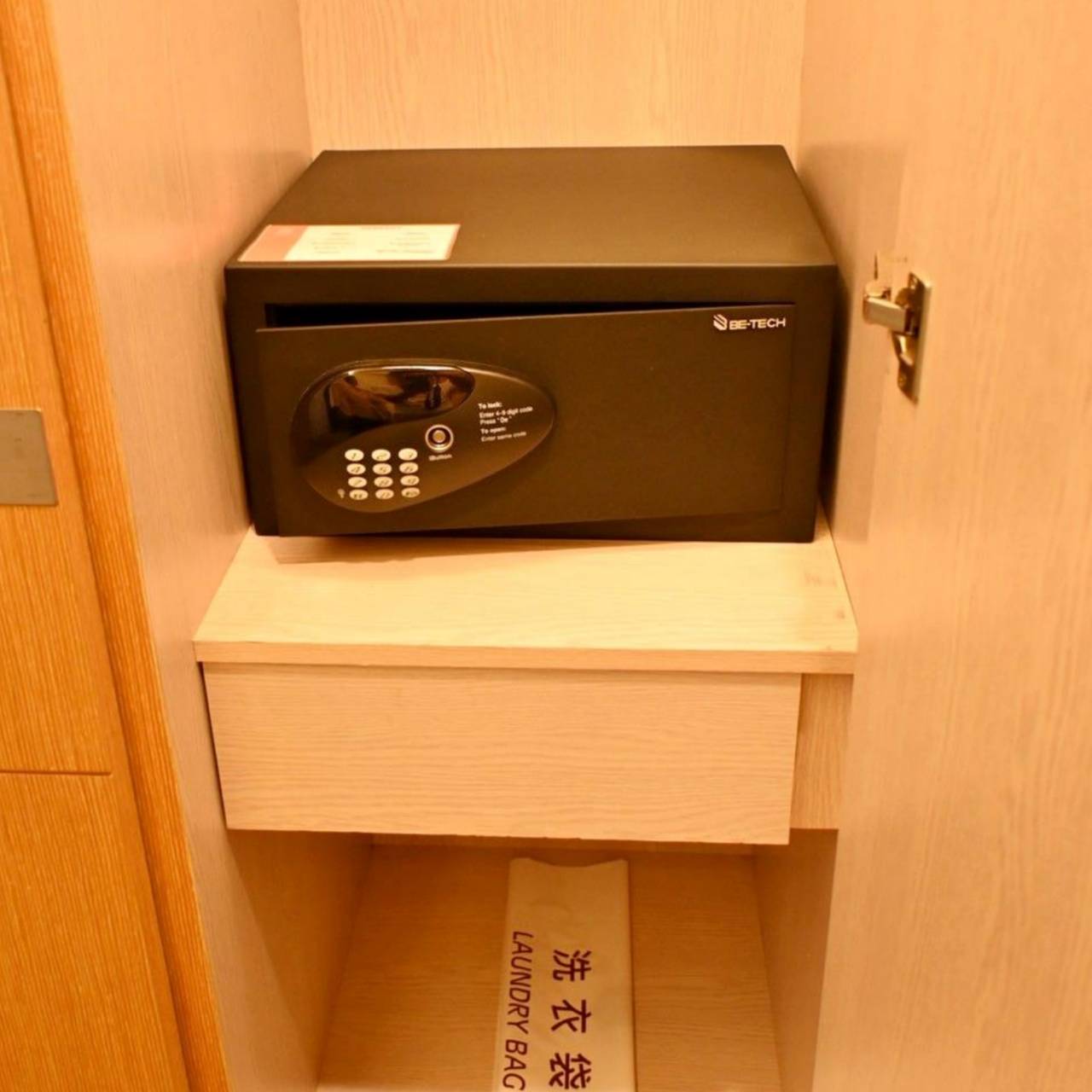 南投埔里住宿推薦｜承萬尊爵渡假酒店｜雲霧蒸騰山景環繞，豪華四人房一泊一食，埔里唯一星光池畔親子飯店入住心得！