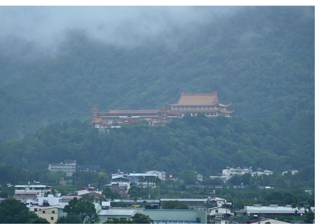 南投埔里住宿推薦｜承萬尊爵渡假酒店｜雲霧蒸騰山景環繞，豪華四人房一泊一食，埔里唯一星光池畔親子飯店入住心得！