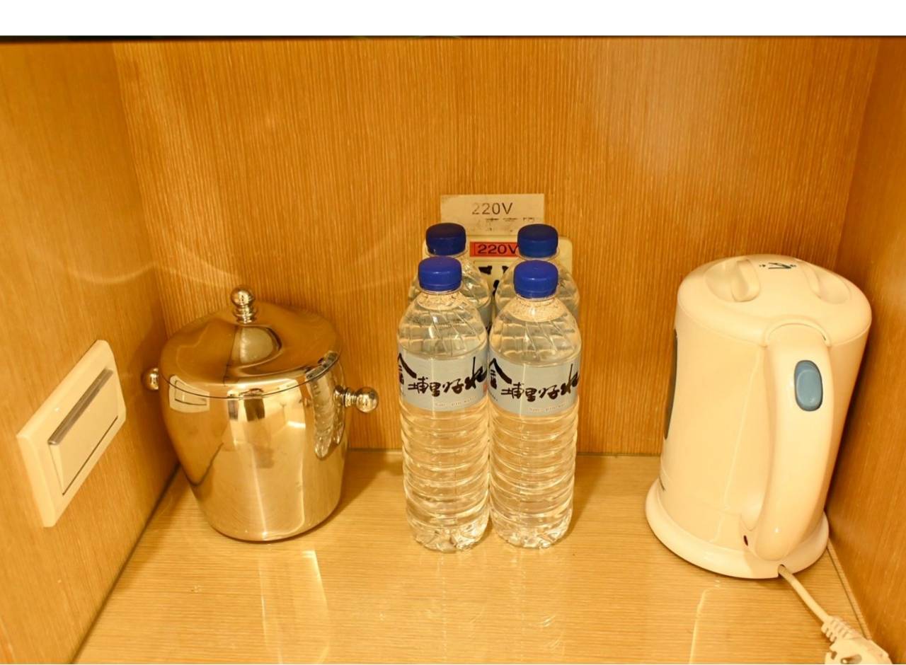 南投埔里住宿推薦｜承萬尊爵渡假酒店｜雲霧蒸騰山景環繞，豪華四人房一泊一食，埔里唯一星光池畔親子飯店入住心得！