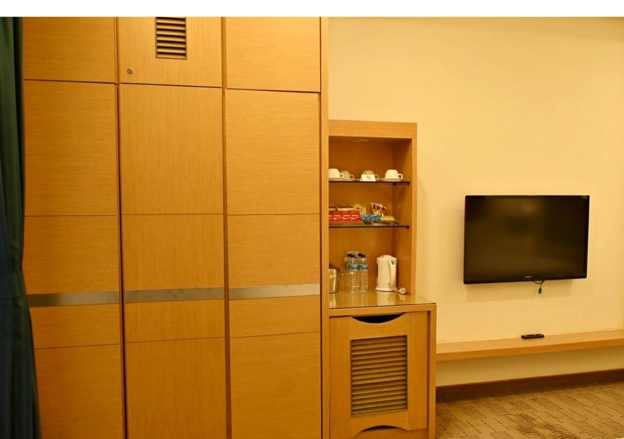 南投埔里住宿推薦｜承萬尊爵渡假酒店｜雲霧蒸騰山景環繞，豪華四人房一泊一食，埔里唯一星光池畔親子飯店入住心得！