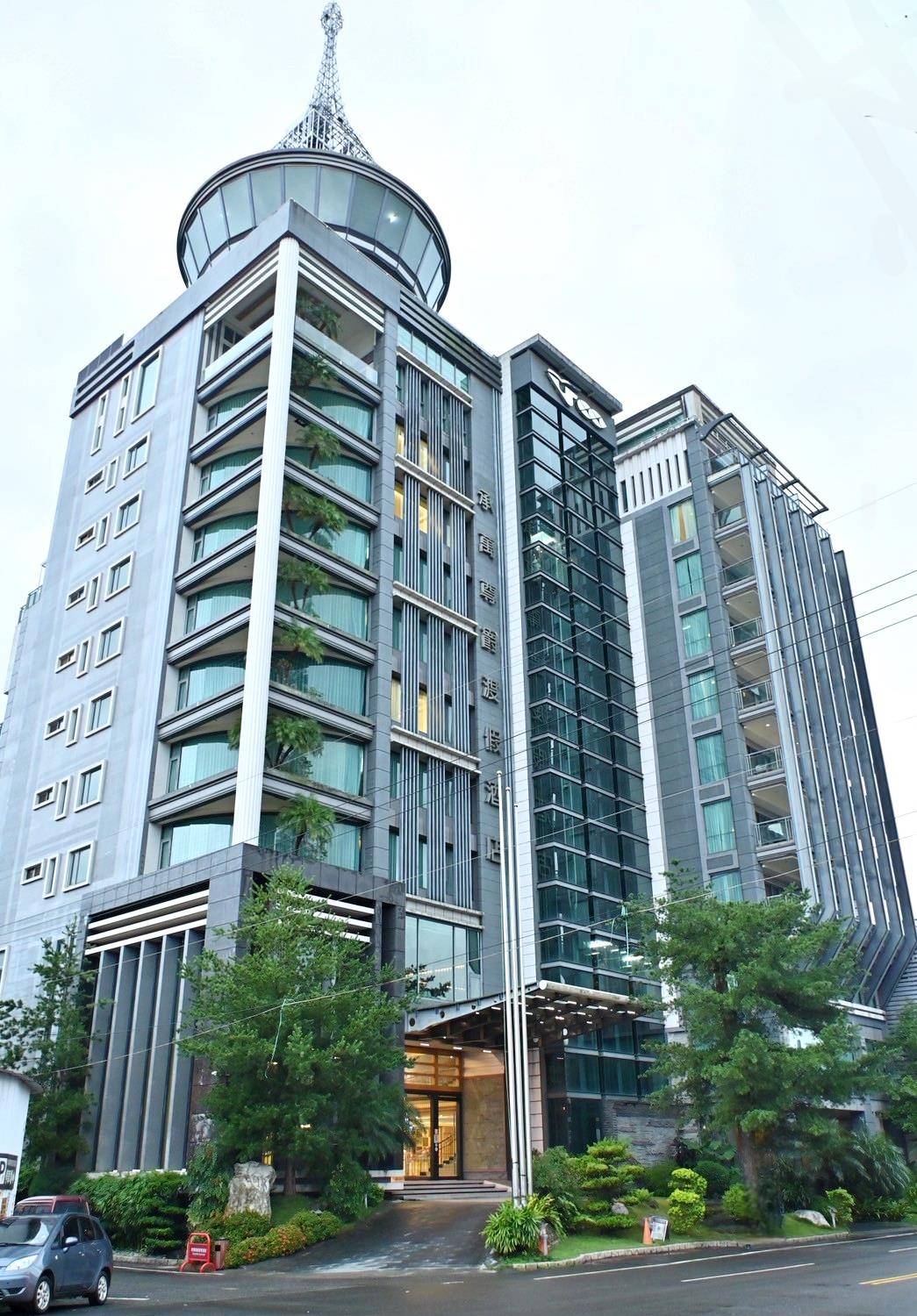 南投埔里住宿推薦｜承萬尊爵渡假酒店｜雲霧蒸騰山景環繞，豪華四人房一泊一食，埔里唯一星光池畔親子飯店入住心得！