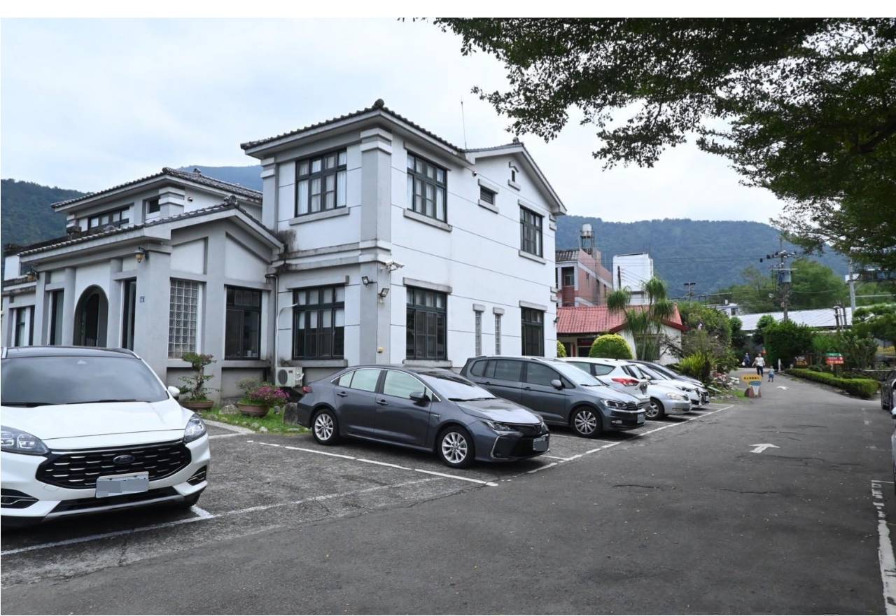 南投埔里親子旅遊|豐年靈芝菇類生態農場|免門票、趣味採菇樂、DIY生態瓶、鮮採菇火鍋|交通、美食全攻略! - 第7張圖