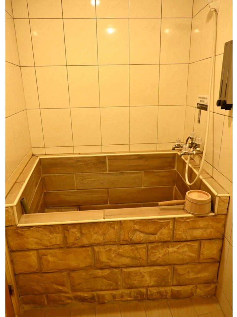 台北北投區溫泉會館推薦｜麗之湯溫泉會館｜白硫磺溫泉專屬浴池、獨立湯屋一泊一食，舒壓泡湯入住分享！