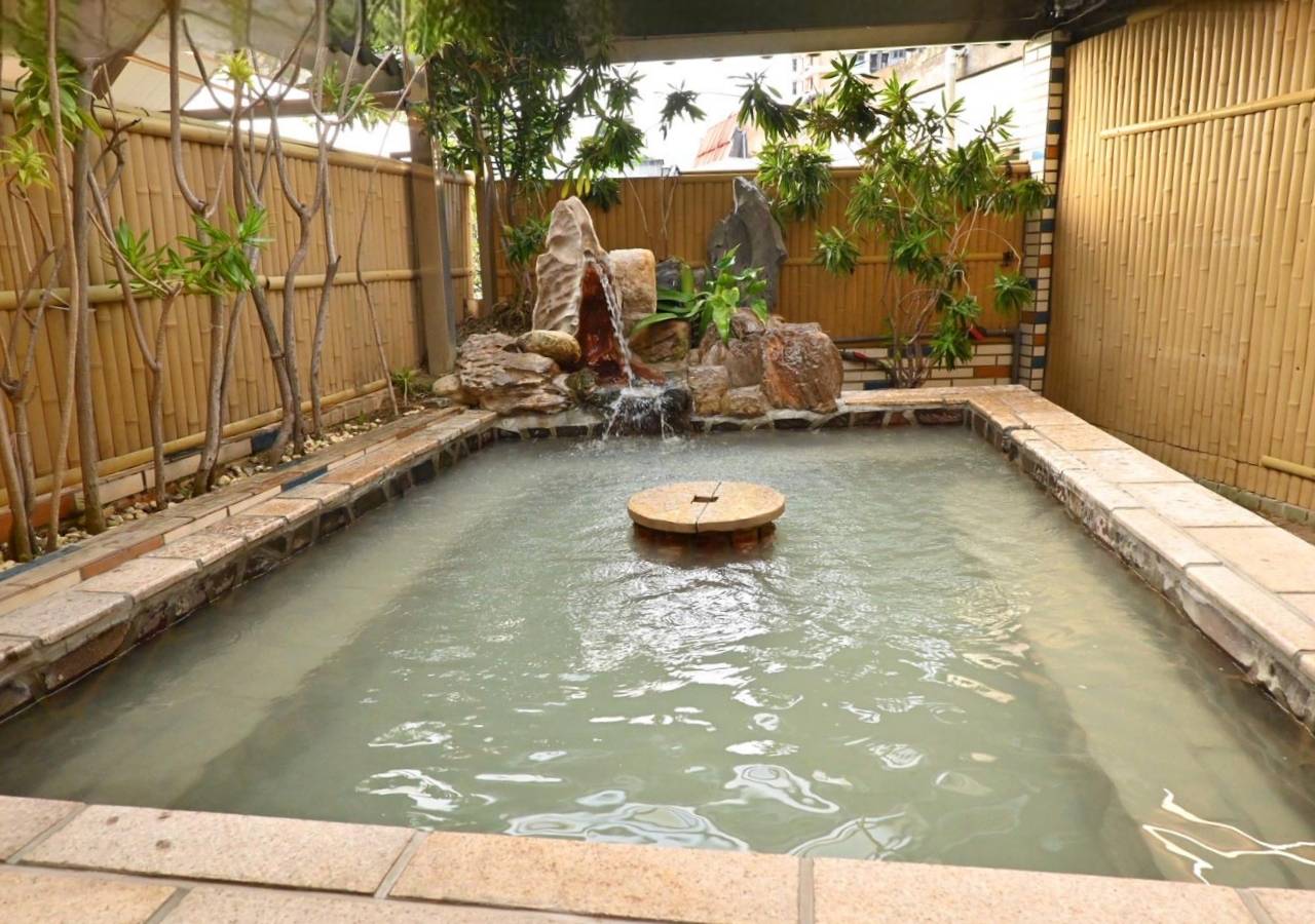 台北北投區溫泉會館推薦｜麗之湯溫泉會館｜白硫磺溫泉專屬浴池、獨立湯屋一泊一食，舒壓泡湯入住分享！