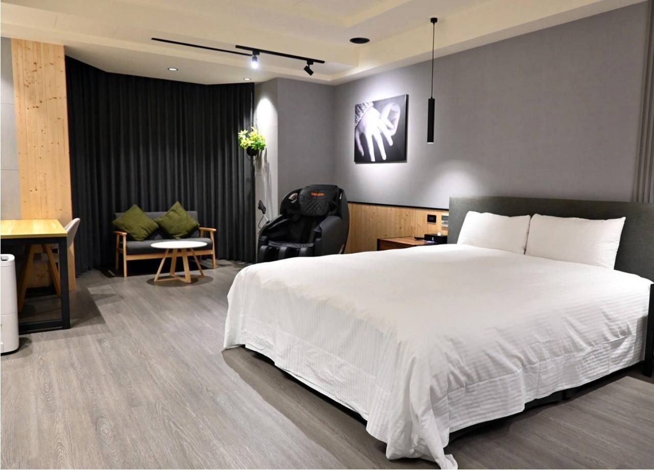 桃園住宿推薦｜IF商務汽旅(IF漫旅館)｜親子旅遊、情侶必住：開箱風格雙人車庫房型與豐盛自助早餐！