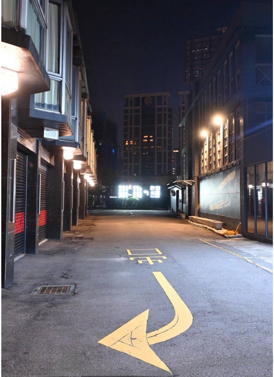 桃園住宿推薦｜IF商務汽旅(IF漫旅館)｜親子旅遊、情侶必住：開箱風格雙人車庫房型與豐盛自助早餐！