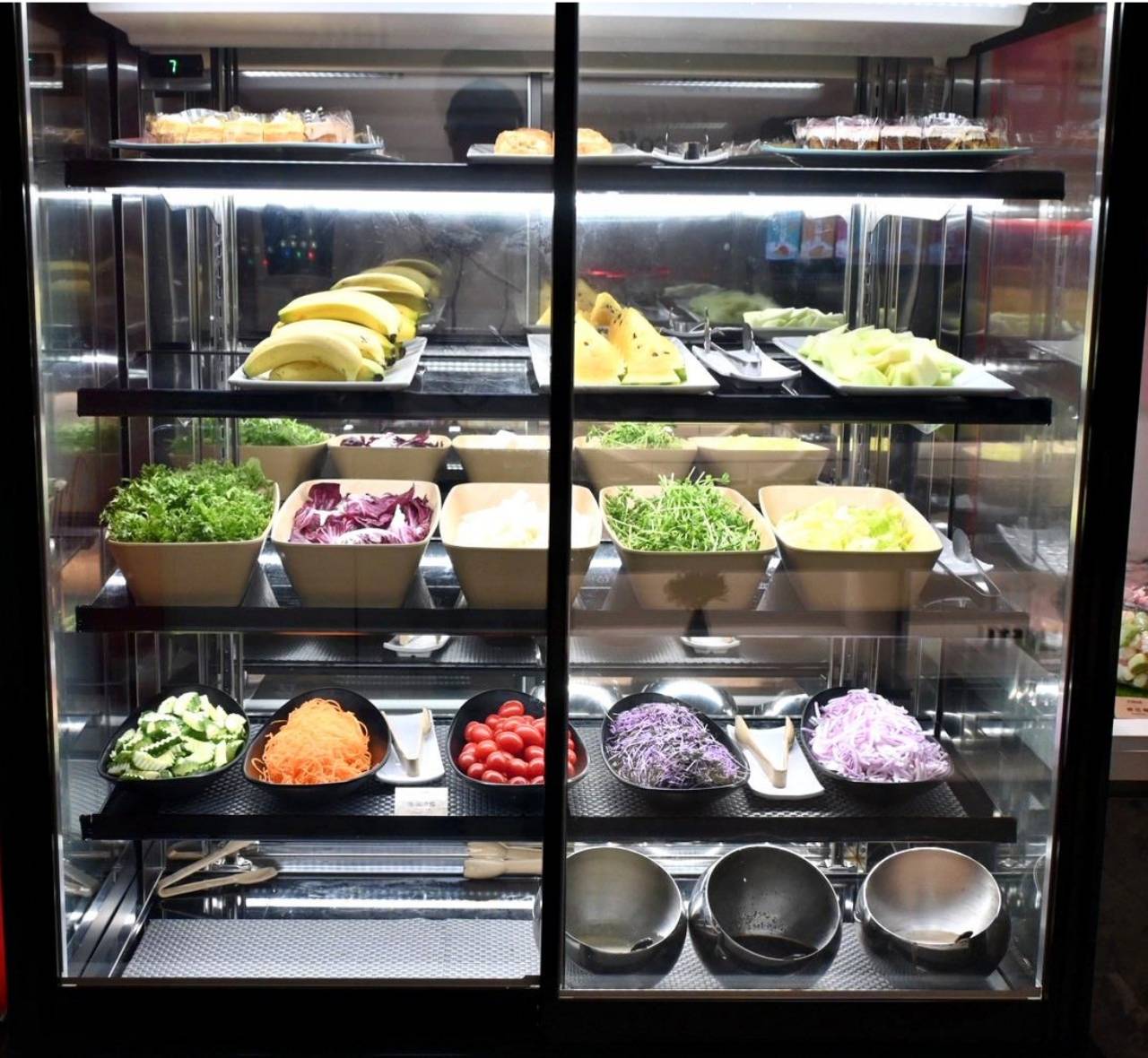 桃園住宿推薦｜IF商務汽旅(IF漫旅館)｜親子旅遊、情侶必住：開箱風格雙人車庫房型與豐盛自助早餐！