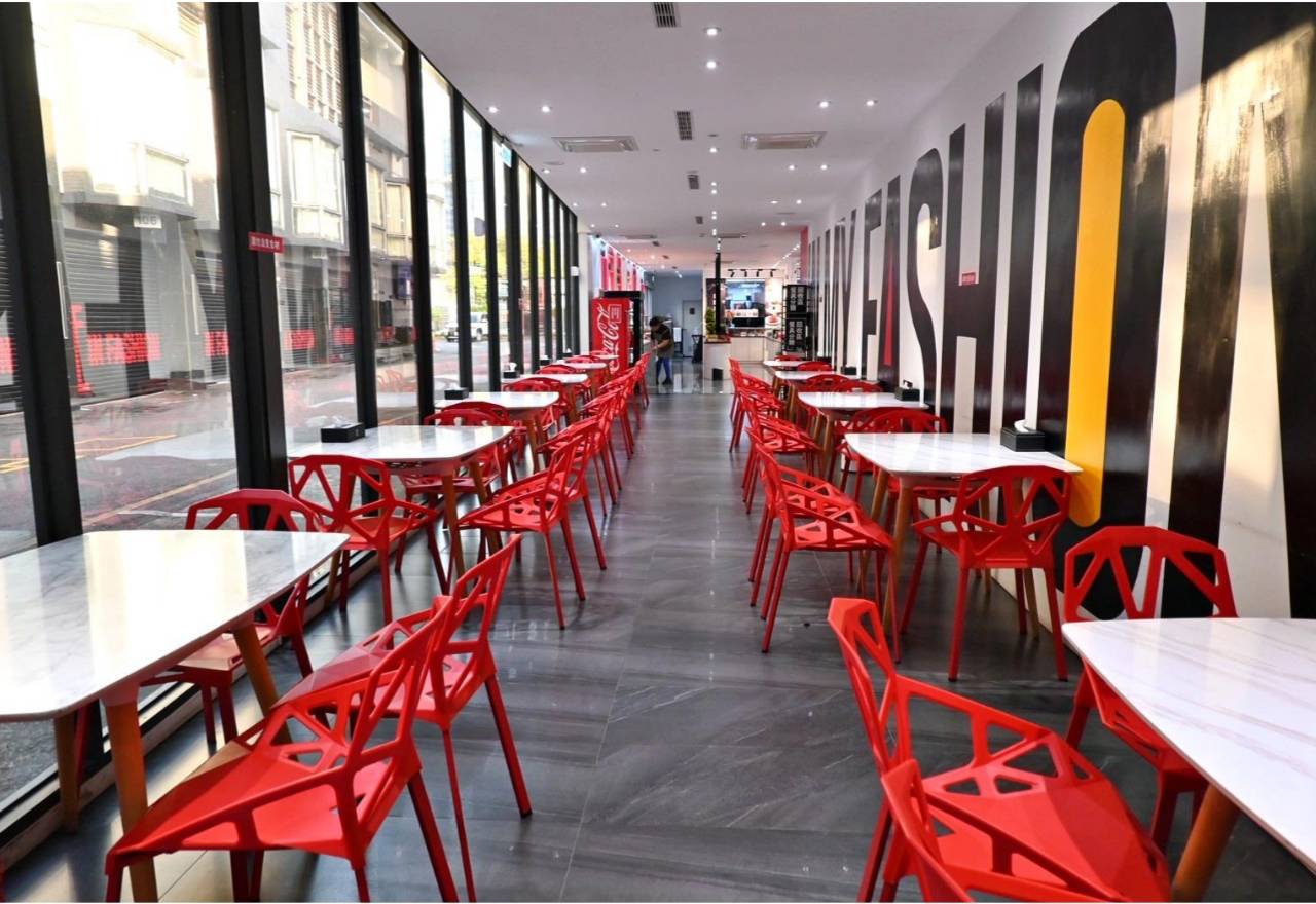 桃園住宿推薦|IF商務汽旅(IF漫旅館)|親子旅遊、情侶必住:開箱風格雙人車庫房型與豐盛自助早餐! - 第69張圖 桃園住宿推薦|IF商務汽旅(IF漫旅館)|親子旅遊、情侶必住:開箱風格雙人車庫房型與豐盛自助早餐!