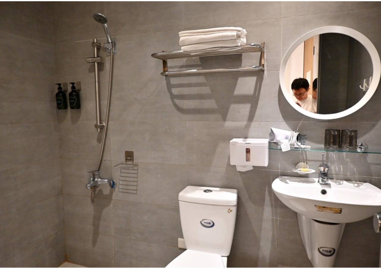 彰化市住宿推薦｜華宿行館｜鄰近彰化車站、商圈便利，彰化街區旅遊入住心得！