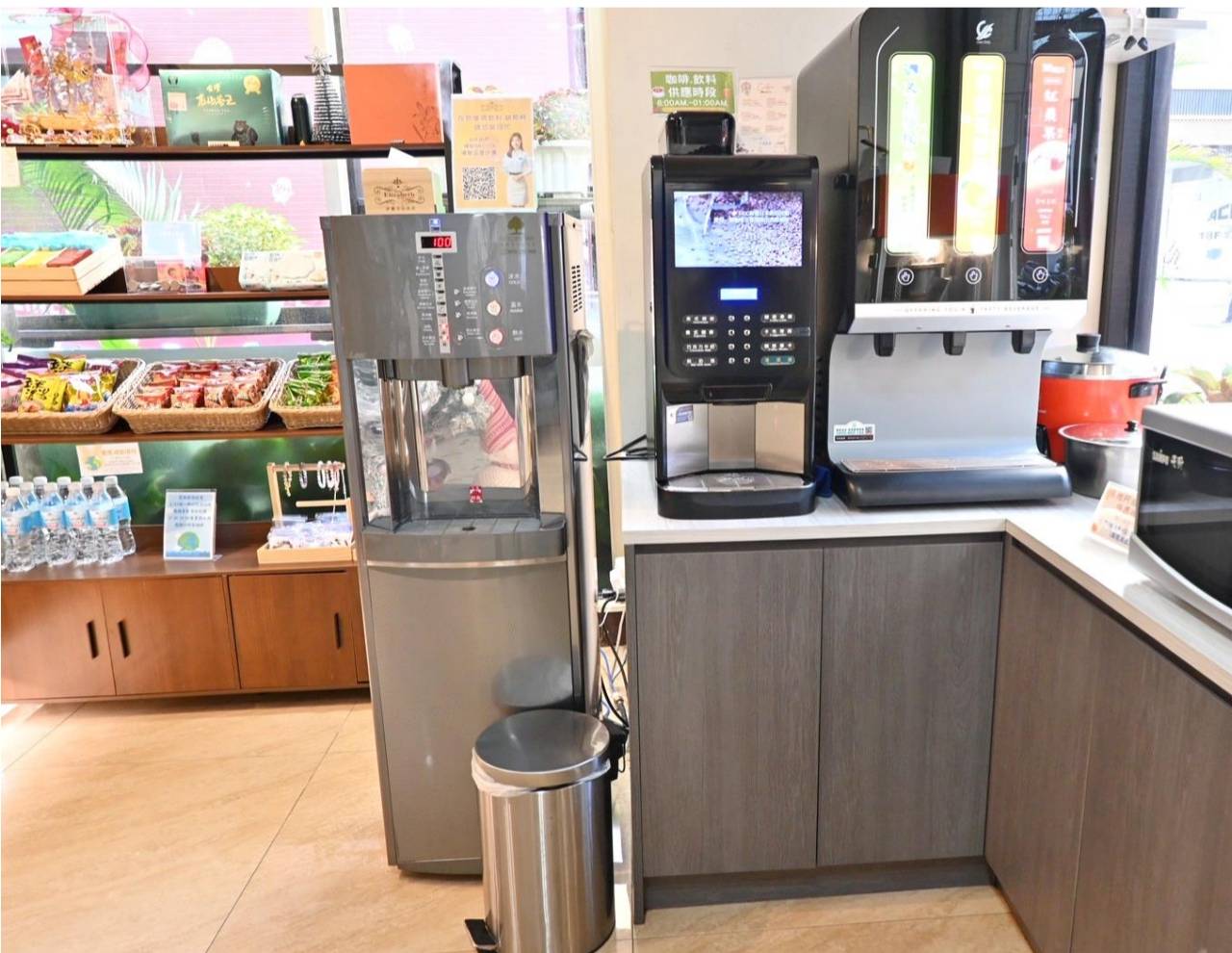 台中市西區住宿推薦|伊麗莎白酒店|比鄰廣三SOGO百貨,悠閒一隅免費咖啡飲品隨手暢飲,住宿開箱分享! - 第50張圖 台中市西區住宿推薦|伊麗莎白酒店|比鄰廣三SOGO百貨,悠閒一隅免費咖啡飲品隨手暢飲,住宿開箱分享!