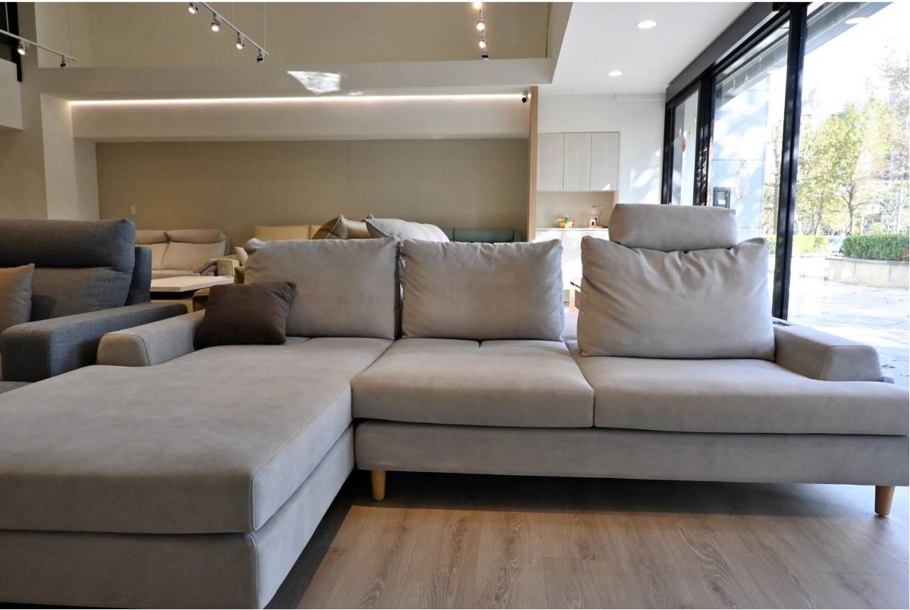 桃園沙發推薦：IJA愛加沙發桃園店，30年工匠打造台灣製造手工沙發，L型、一字型、貓抓布客製化沙發 10 年保固全解析