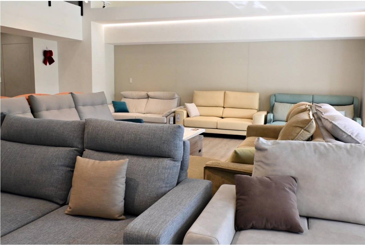 桃園沙發推薦：IJA愛加沙發桃園店，30年工匠打造台灣製造手工沙發，L型、一字型、貓抓布客製化沙發 10 年保固全解析