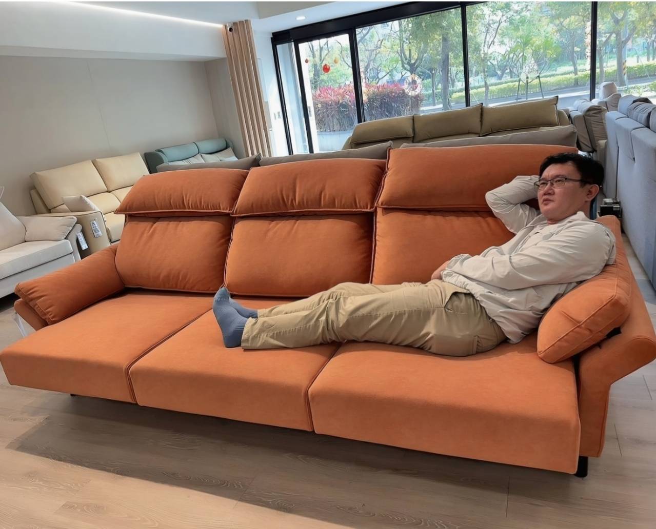 桃園沙發推薦：IJA愛加沙發桃園店，30年工匠打造台灣製造手工沙發，L型、一字型、貓抓布客製化沙發 10 年保固全解析