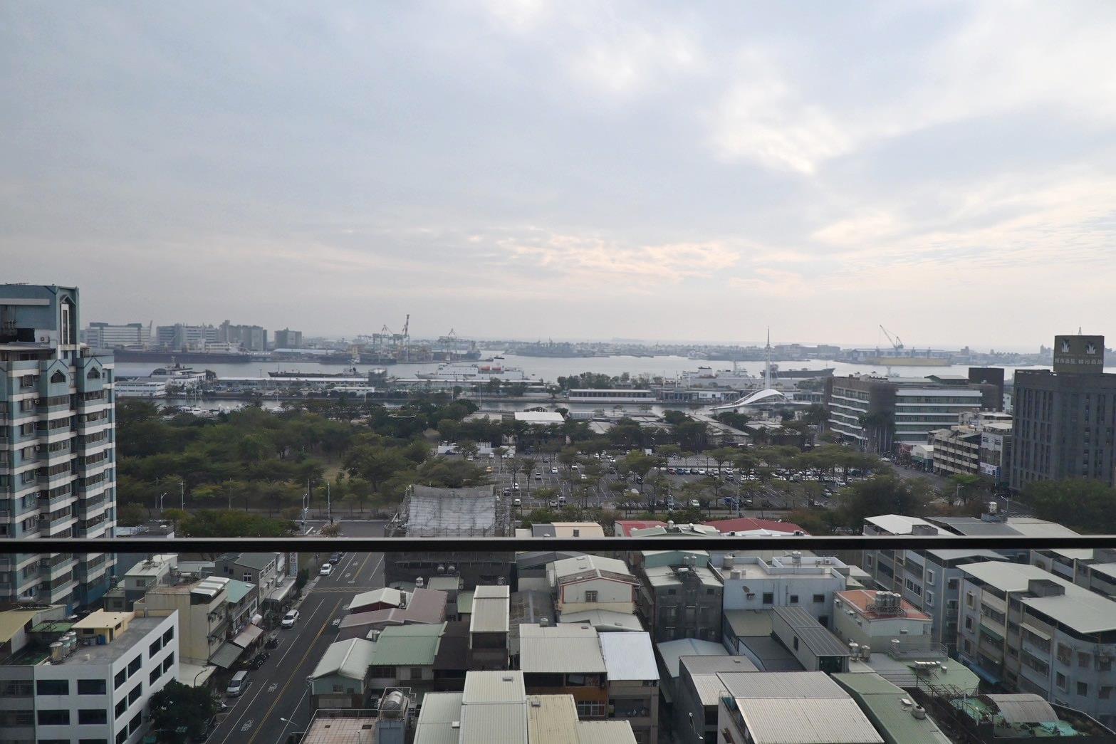高雄鹽埕區住宿推薦|福容大飯店高雄開箱|一泊二食自助早餐與十三味羊肉爐,俯瞰高雄港灣美景! - 第101張圖 高雄鹽埕區住宿推薦|福容大飯店高雄開箱|一泊二食自助早餐與十三味羊肉爐,俯瞰高雄港灣美景!