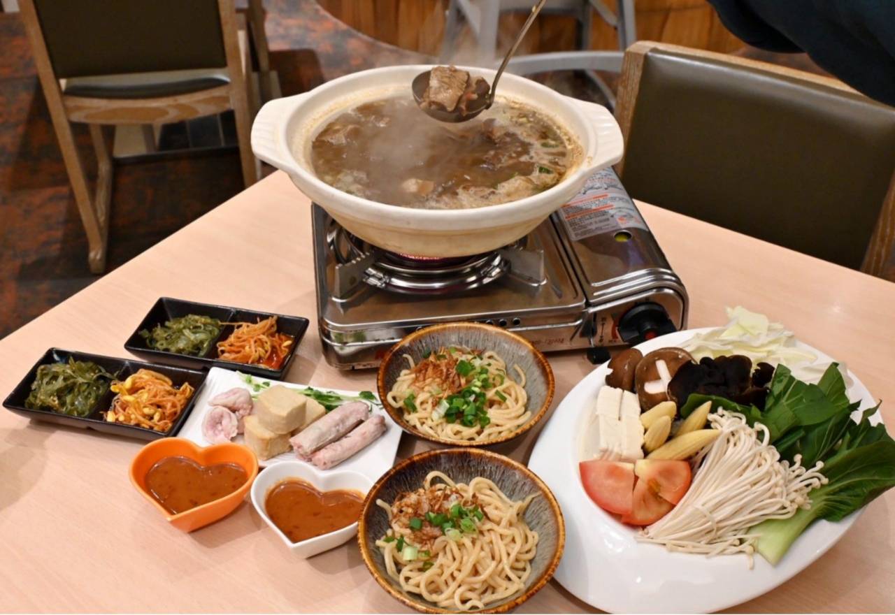 高雄鹽埕區住宿推薦|福容大飯店高雄開箱|一泊二食自助早餐與十三味羊肉爐,俯瞰高雄港灣美景! - 第83張圖 高雄鹽埕區住宿推薦|福容大飯店高雄開箱|一泊二食自助早餐與十三味羊肉爐,俯瞰高雄港灣美景!